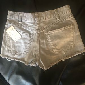 Free People size 25 gray denim shorts. NWT